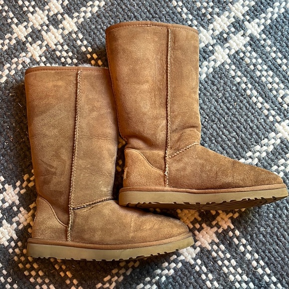 UGG Shoes - PRICE DROP, EUC Tall UGG classic boots, chestnut color, size 7